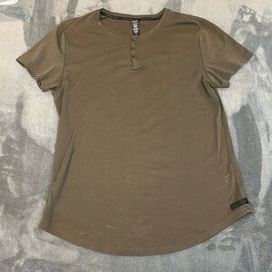 Alphalete Button Short Sleeve size Large